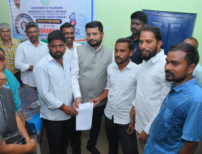 నిర్మాణంలో ఉన్న గ్రంథాలయ భవనంను పూర్తి చేసి పాఠకులకు అందుబాటులోకి తీసుకురావాలి