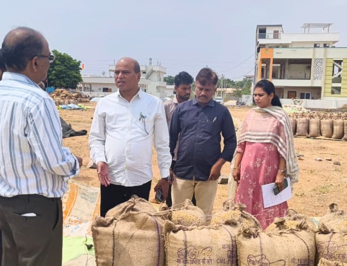 ధాన్యం కొనుగోళ్లను వేగవంతం చేయాలి