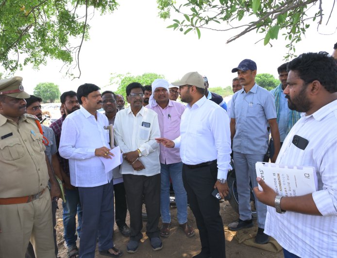 రైతులకు  ఇబ్బందులు తలెత్తకుండా ధాన్యం కొనుగోలు చేపట్టాలి జిల్లా కలెక్టర్