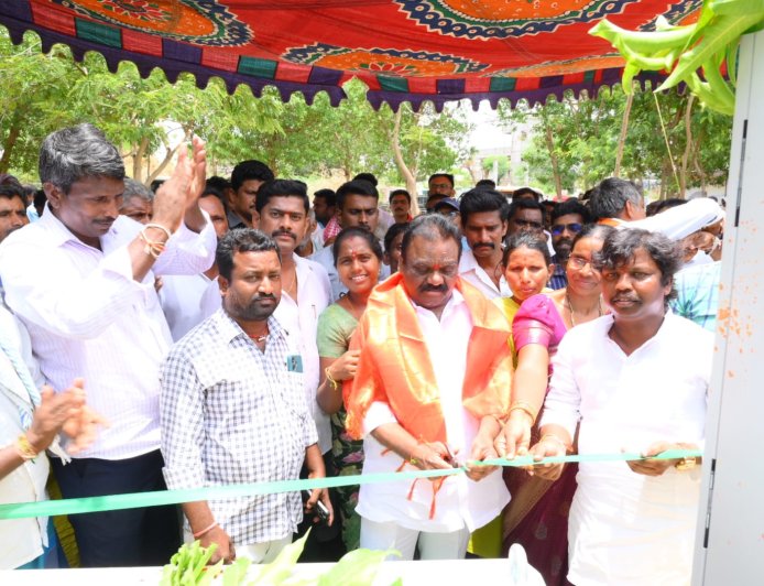 ప్రజలకు అందుబాటులో ఎయిర్టెల్ సేవలు ఎమ్మెల్యే
