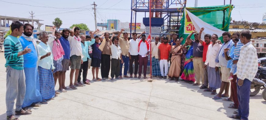 కార్మికులే దేశ ప్రగతికి మెట్లు..సీఐటీయూ జిల్లా కమిటీ సభ్యులు బుర్రు అనిల్ కుమార్ 