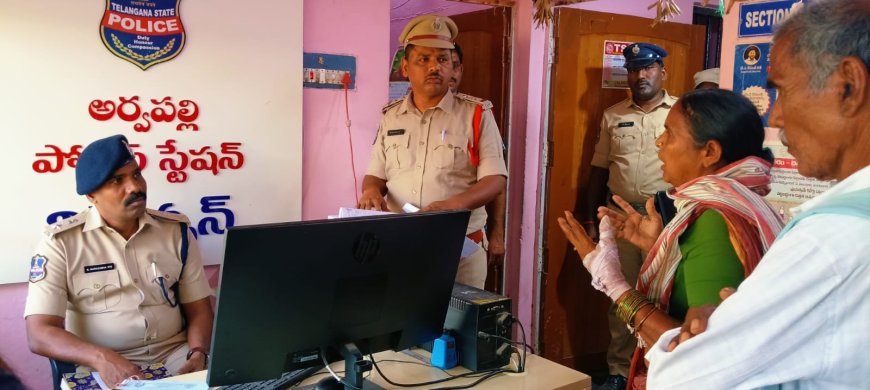 అర్వపల్లి పోలీస్ స్టేషన్ ను ఆకస్మిక తనిఖీ చేసిన జిల్లా ఎస్పి నరసింహ