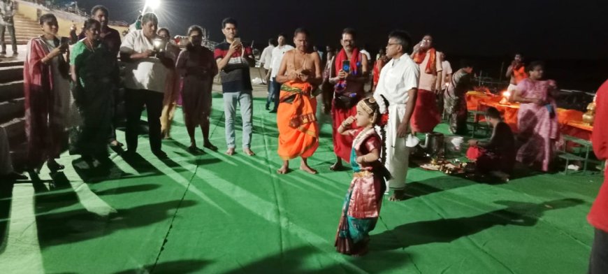 అంగరంగ వైభవంగా నిర్వహించిన గోదావరి హారతి.