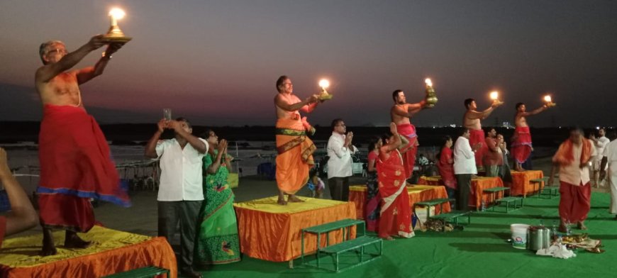 అంగరంగ వైభవంగా నిర్వహించిన గోదావరి హారతి.
