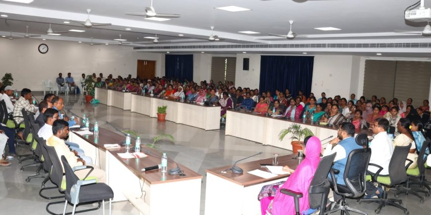 గ్రామ పంచాయతీల అభివృద్ధికి కృషి చేయాలి: జిల్లా కలెక్టర్