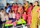 అంగన్వాడి చిన్నారులకు యూనిఫాంల పంపిణీ