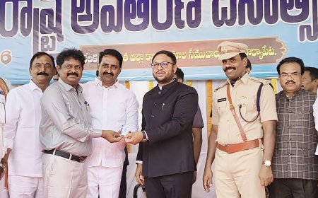 సూర్యాపేటలో తెలంగాణ ఆవిర్భావ దినోత్సవం – సీనియర్ జర్నలిస్టు బంటు కృష్ణకు అక్రిడేషన్ కార్డు ప్రదానం