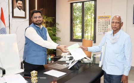 పీఎం రిలీఫ్ ఫండ్ కు రూ.2 లక్షల డీడీ అందజేసిన విశ్రాంత ఉపాధ్యాయుడు కాంతారెడ్డి