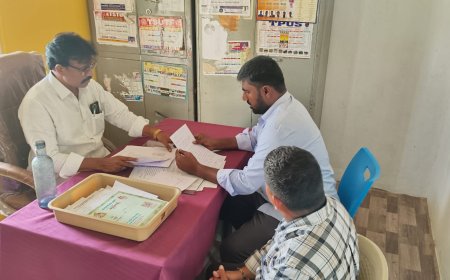 అయిజలో నిబంధనలు ఉల్లంఘించిన ప్రైవేట్ పాఠశాలల బస్సులు సీజ్