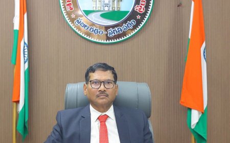 నీట్ రీ-ఎగ్జామ్ అభ్యర్థులకు టీజీఎస్ ఆర్టీసీ ఉచిత బస్సు ప్రయాణ సదుపాయం