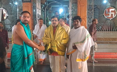 బీచుపల్లి శ్రీ ఆంజనేయ స్వామినీ దర్శించుకున్న జిల్లా ప్రధాన న్యాయమూర్తి