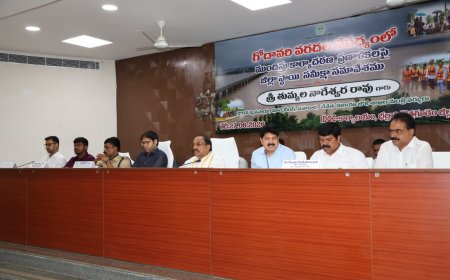  గోదావరి వరదలను సమర్థంగా ఎదుర్కొనేలా ముందస్తు చర్యలు చేపట్టాలి: మంత్రి తుమ్మల నాగేశ్వరరావు