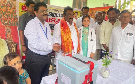 అడ్డగూడూరు పీహెచ్‌సీలో పల్స్ పోలియో కార్యక్రమాన్ని ప్రారంభించిన ఎమ్మెల్యే మందుల సామేల్