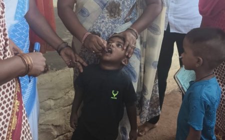 పల్స్ పోలియో ప్రారంభించిన. గ్రామ సర్పంచ్.