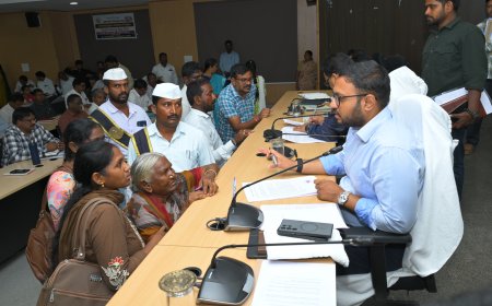 ప్రజావాణి దరఖాస్తులకు సత్వరమే పరిష్కారం