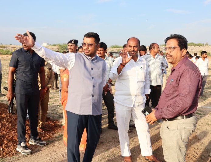 సీఎం పర్యటన ఏర్పాట్లను పర్యవేక్షించిన జిల్లా కలెక్టర్, జిల్లా ఎస్పీ మరియు ఎమ్మెల్యే.