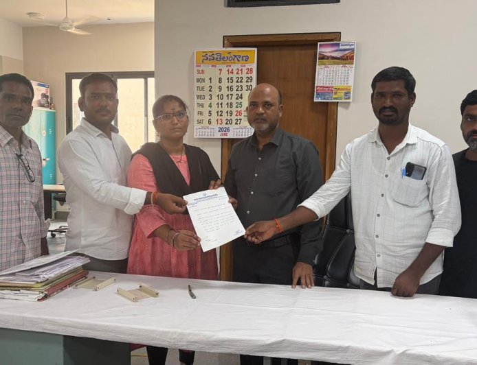 ఎర్రవల్లి మండల కేంద్రానికి PHC ఏర్పాటు చేయాలనీ వినతి