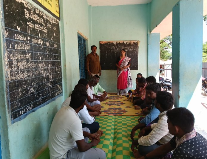 ప్రైవేట్ ను వదిలి సర్కారు బడికి
