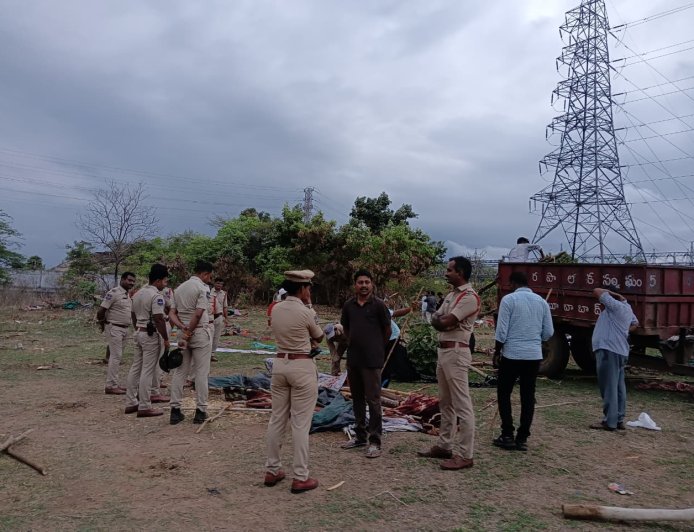 ప్రభుత్వ భూముల పరిరక్షణకు ప్రత్యేక చర్యలు, ఆక్రమిస్తే కఠిన చర్యలు