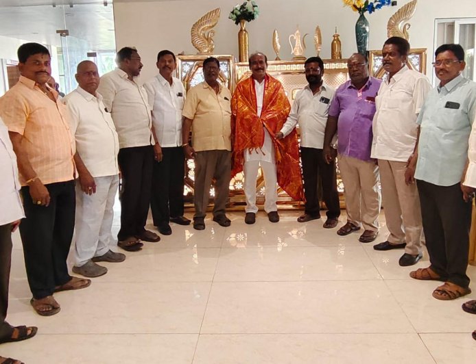 ఆర్యవైశ్య ఆధ్వర్యంలో బెలిదె శ్రీనివాస్ కు ఘనంగా సన్మానం
