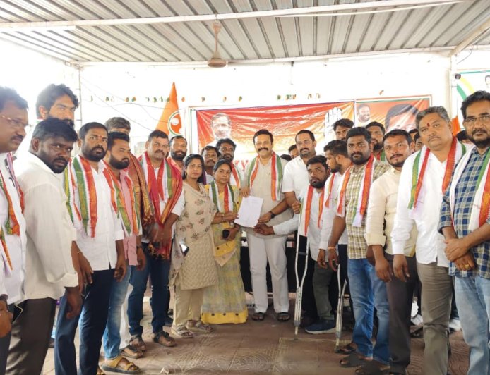 యువ నాయకులే కాంగ్రెస్ పార్టీకి భవిష్యత్