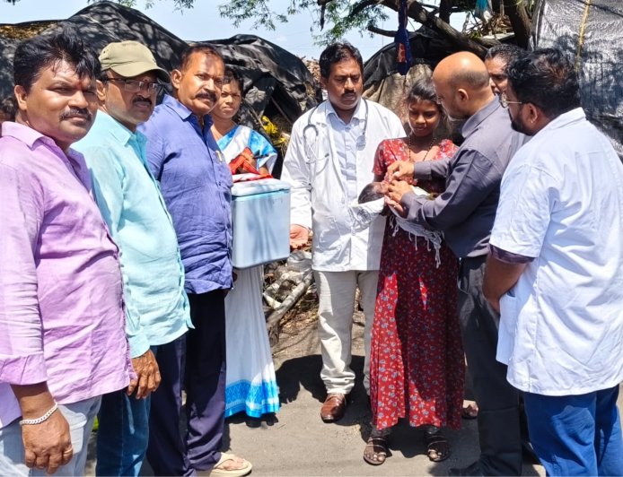 బొగ్గుల బట్టి  లో నివసించే పిల్లలకు *పోలియో చుక్కలు 