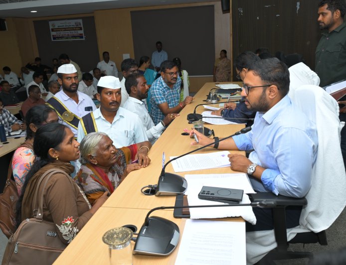 ప్రజావాణి దరఖాస్తులకు సత్వరమే పరిష్కారం