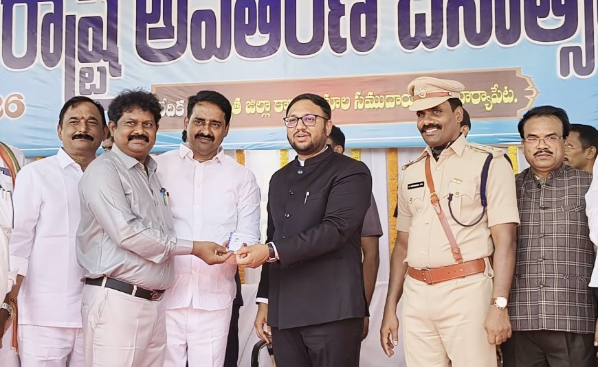 సూర్యాపేటలో తెలంగాణ ఆవిర్భావ దినోత్సవం – సీనియర్ జర్నలిస్టు బంటు కృష్ణకు అక్రిడేషన్ కార్డు ప్రదానం