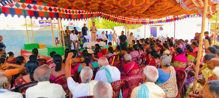 ప్రజలు, సమాజం అభివృద్ధికి ప్రభుత్వాలు విశేష కృషి చేస్తున్నాయి.