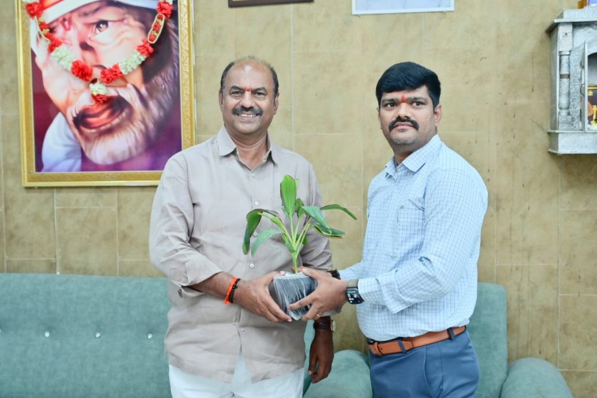 ఎమ్మెల్యే ని మర్యాదపూర్వకంగా కలిసిన జిల్లా లేబర్ ఆఫీసర్