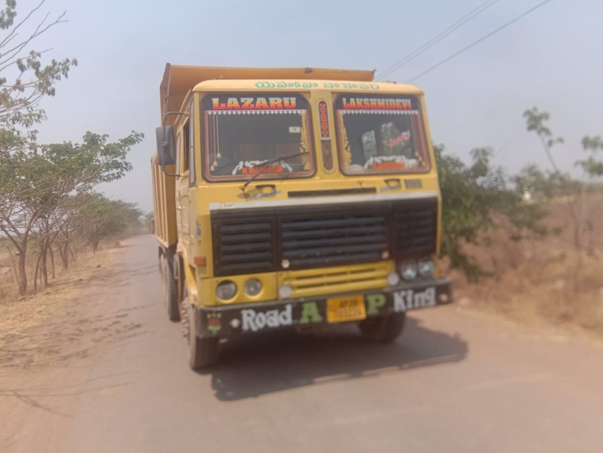 మట్టి ఇసుక అక్రమ తరలింపు.