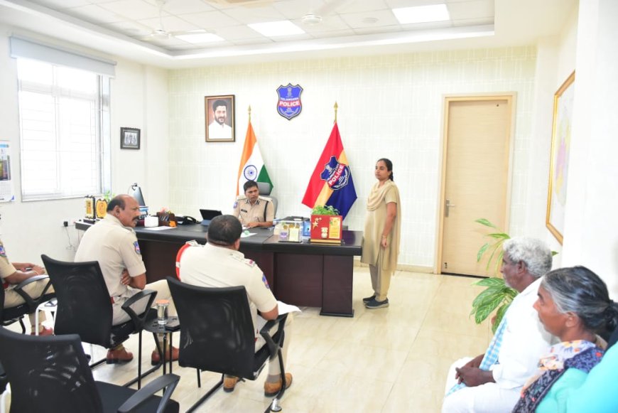  గ్రీవెన్స్ డే కార్యక్రమంలో 18 ఫిర్యాదులు స్వీకరణ : జిల్లా ఎస్పీ శ్రీ టి. శ్రీనివాస రావు, ఐపీఎస్