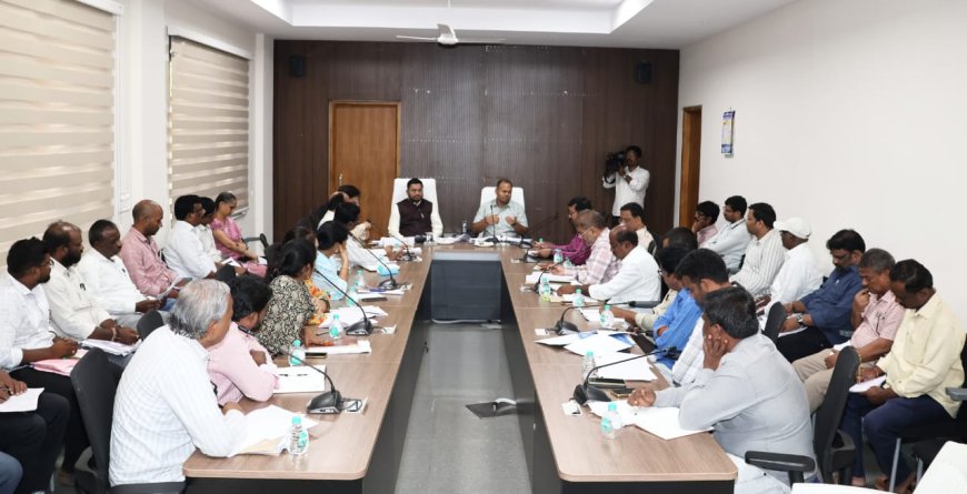 ఎత్తిపోతల పథకాల భూ సేకరణ ప్రక్రియను వేగవంతం చేయాలి.