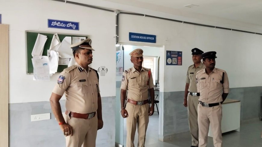  పోలీస్ స్టేషన్‌ పరిసరాలు నిత్యం పరిశుభ్రంగా ఉంచుకోవాలి