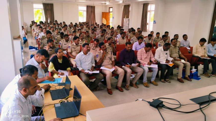 పోలీసు అధికారుల నెలవారి సమీక్షా సమావేశం నిర్వహించిన జిల్లా ఎస్పీ నరసింహ ఐపిఎస్.