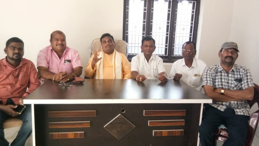 ఫీజుల నియంత్రణకు ప్రభుత్వం కృషి చేయాలి