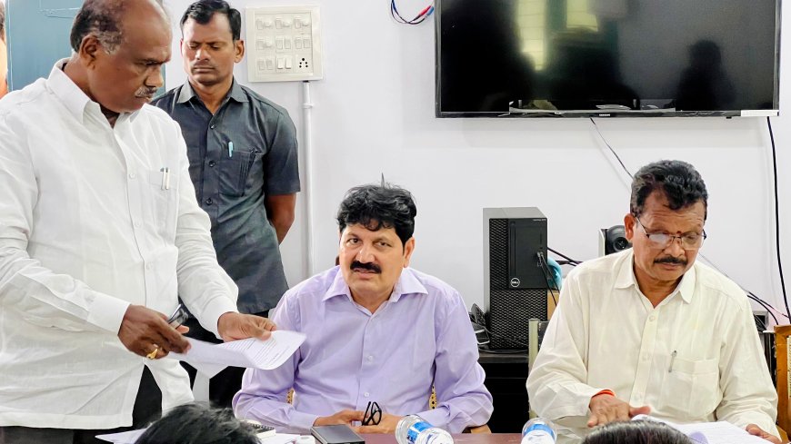 భద్రాచలం పాలకవర్గం సమావేశంలో పాల్గొన్న స్థానిక ఎమ్మెల్యే డాక్టర్ తెల్లం వెంకట్రావు.