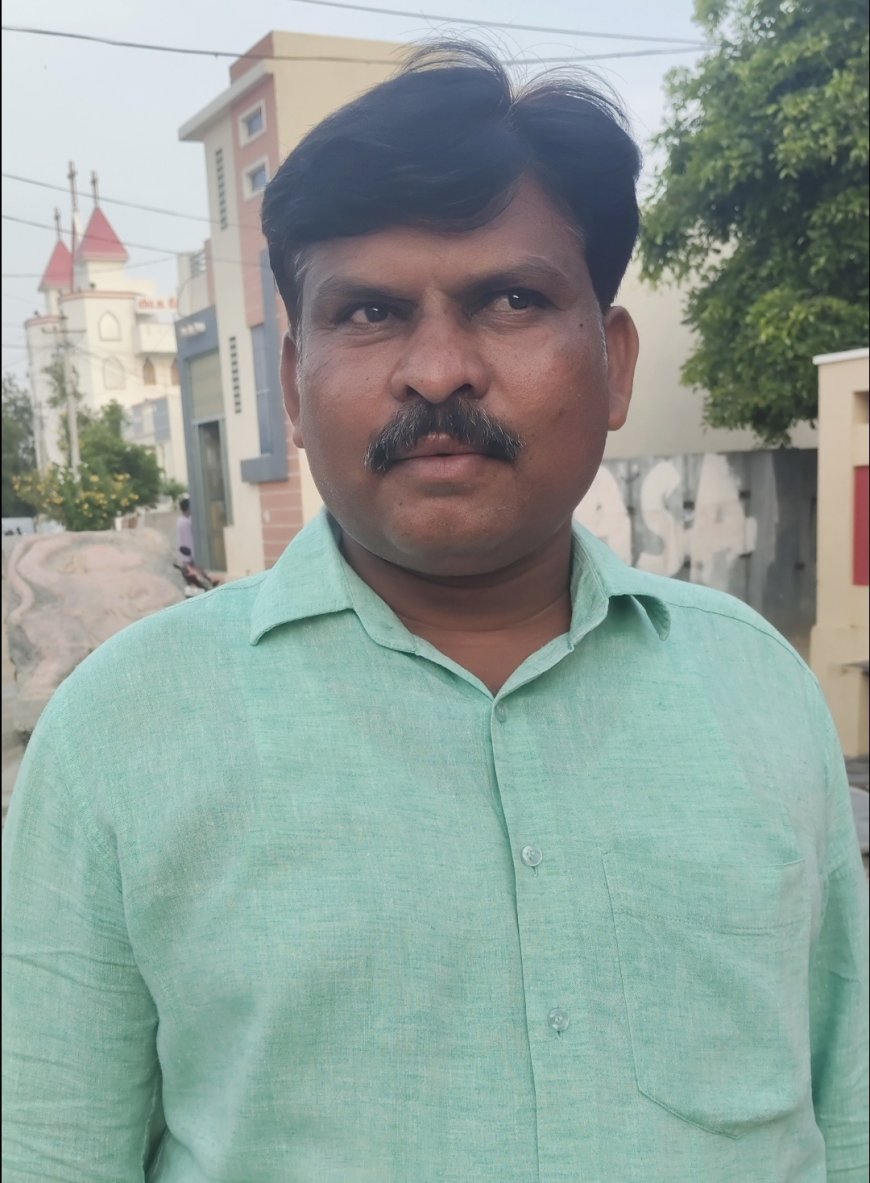 అయిజలో నిబంధనలు ఉల్లంఘించిన ప్రైవేట్ పాఠశాలల బస్సులు సీజ్