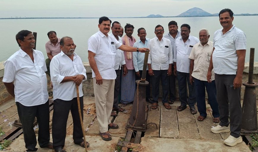 మూసి ప్రాజెక్టు రైట్ కెనాల్ షట్టర్స్  మరమ్మత్తులు చేపట్టి రైతాంగాన్ని ఆదుకోవాలి