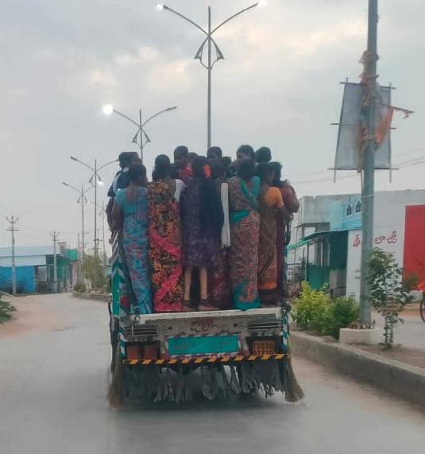 గూడ్స్ వాహనాల్లో గొర్రెల మందల్లా కూలీలు: పట్టించుకోని ఆర్టిఏ అధికారులు