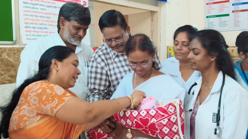 చిన్నారులకు పల్స్ పోలియో చుక్కలు వేయించాలి