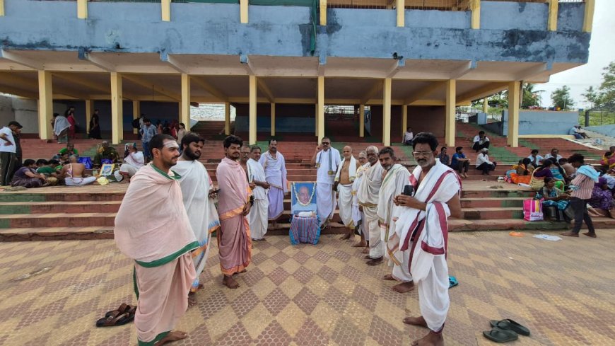 బ్రాహ్మణ పురోహిత సంఘం ఆధ్వర్యంలో మాజీప్రధానిస్వర్గీయ పివిజయంతి వేడుకలు