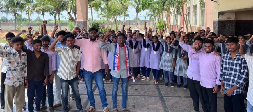 బీసీ స్కాలర్‌షిప్ బకాయిలు వెంటనే విడుదల చేయాలి 