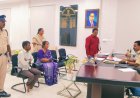 పోలీస్ గ్రీవెన్స్ డేలో బాధితుల పిర్యాదులను పరిశీలించిన జిల్లా ఎస్పి నరసింహ