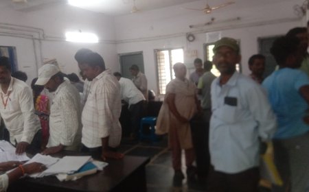 తాసిల్దార్ కార్యాలయం చుట్టూ ప్రదక్షిణలు