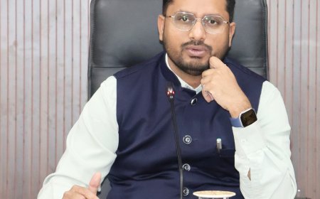 కలెక్టర్ దంపతులకు కూతురు.