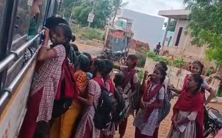 స్కూల్ సమయానికి బస్సులు లేవు: విద్యార్థుల నరక ప్రయాణం!