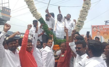 అడ్డగూడూరులో ఎమ్మెల్యే  సామేల్ జన్మదిన వేడుకలు 