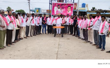 అడ్డగూడూరులో ఘనంగా మాజీమంత్రి జగదీశ్ రెడ్డి జన్మదిన వేడుకలు 