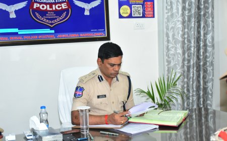 గద్వాల్ రూరల్ పోలీస్ స్టేషన్ వార్షిక తనిఖీ.. సేవాభావంతో ప్రజల విశ్వాసమే పోలీసింగ్‌కు బలం: జిల్లా ఎస్పీ టి. శ్రీనివాసరావు 